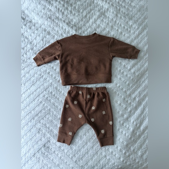 NWOT - Carter’s Matching Set - Picture 5 of 7